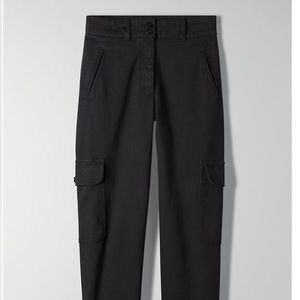 Aritzia Modern Cargo - black. Size 2